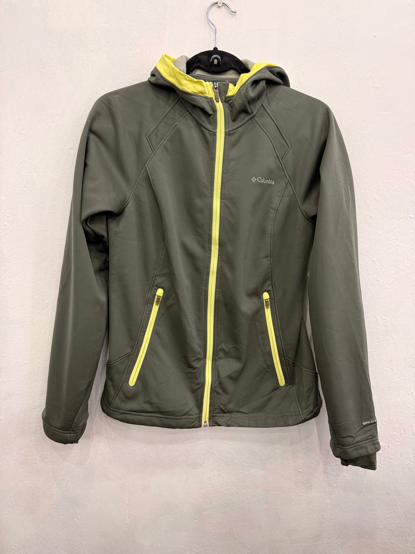 Poleron Cortaviento Columbia OmniWind Verde Con Gorro y Cierre Mujer S