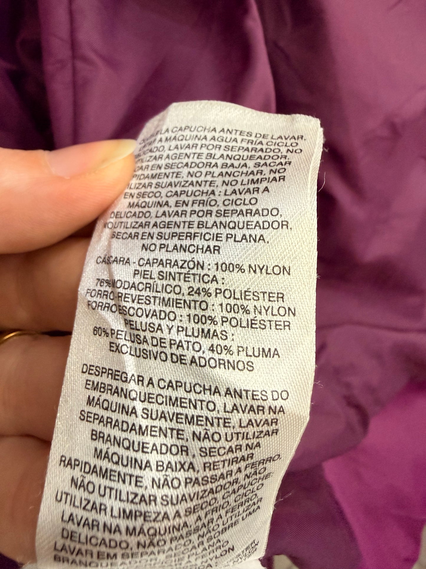 Parka Columbia Pluma Fucsia Oscuro con Gorro Removible Mujer L