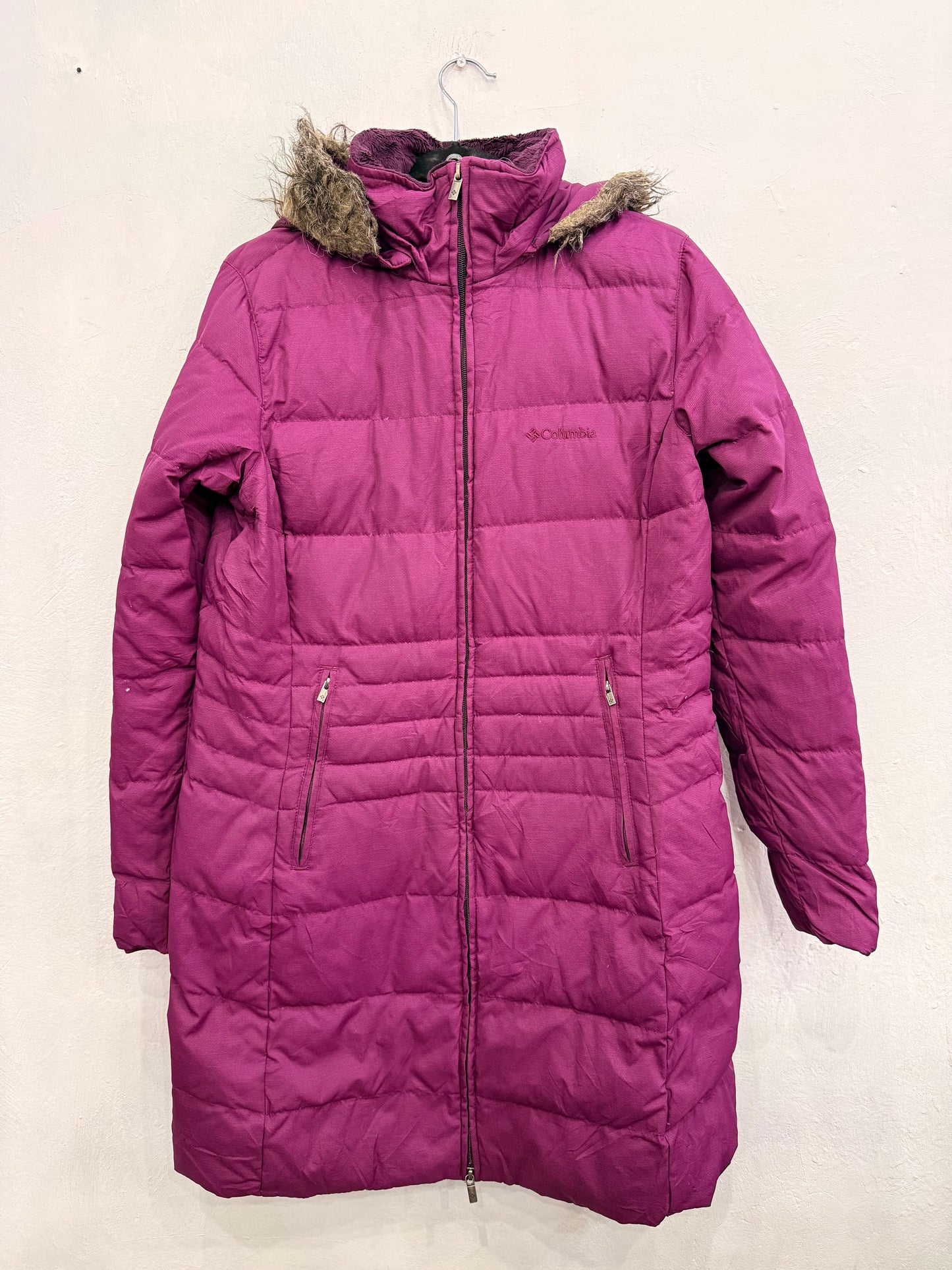 Parka Columbia Pluma Fucsia Oscuro con Gorro Removible Mujer L