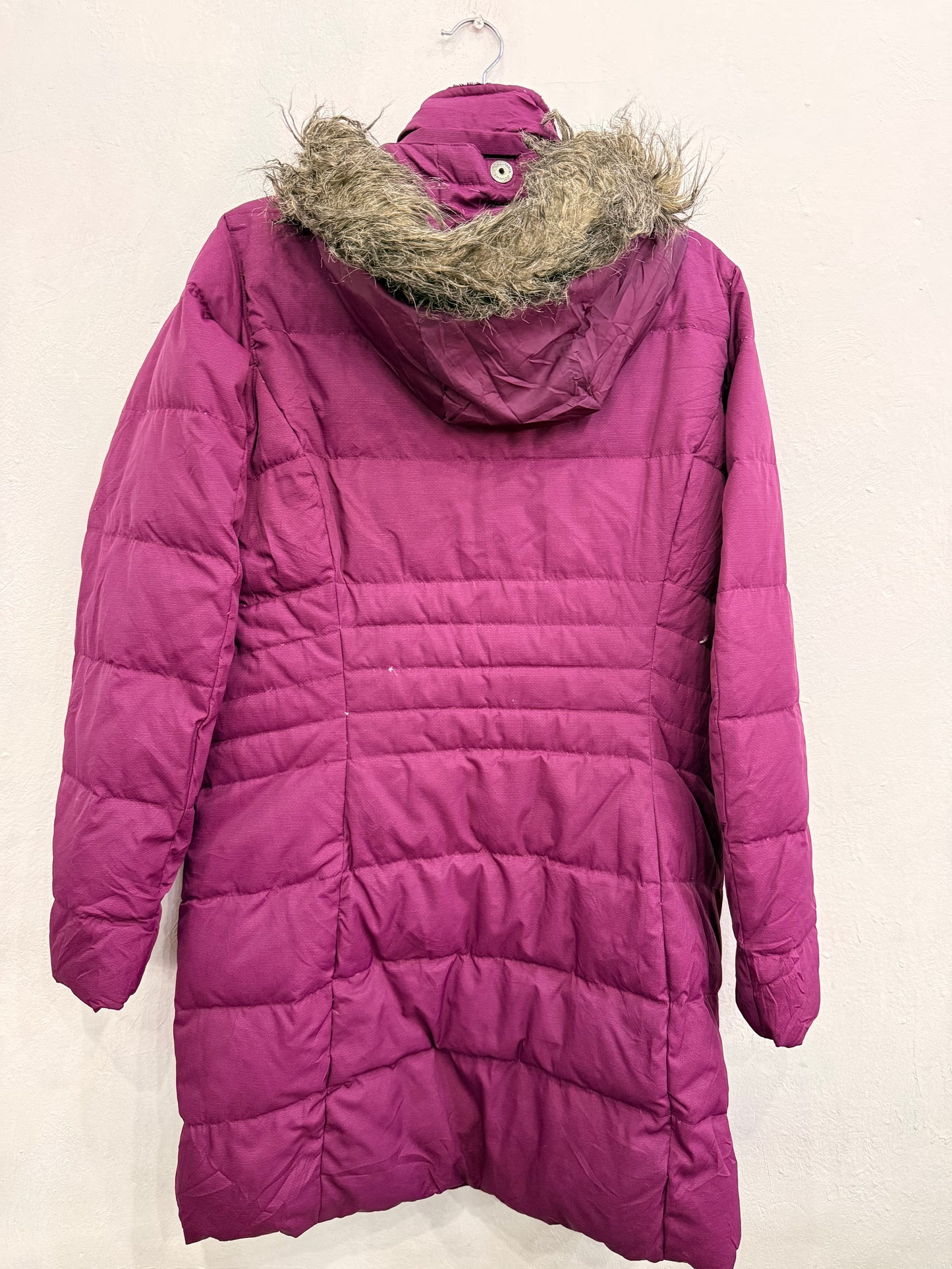Parka Columbia Pluma Fucsia Oscuro con Gorro Removible Mujer L