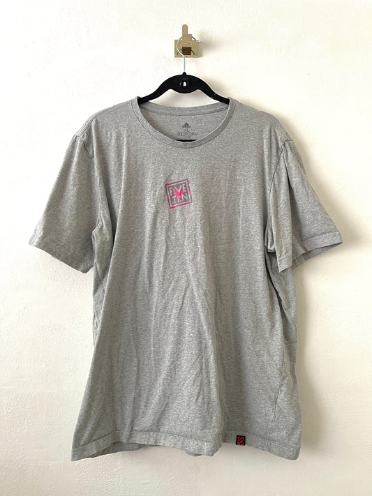 POLERA ADIDAS GRIS XL HOMBRE